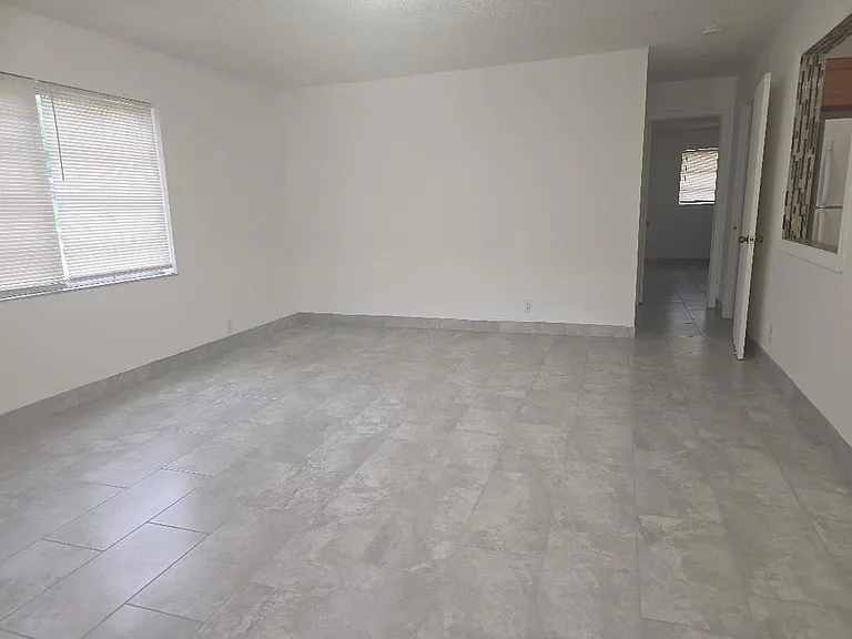 3640 NE 1st Ave #3 — Photo 9