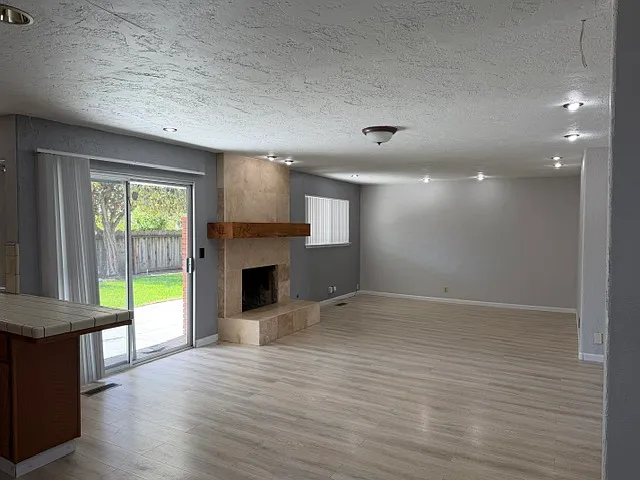 3 bed, 1670 sqft, $3,500 — Photo 2