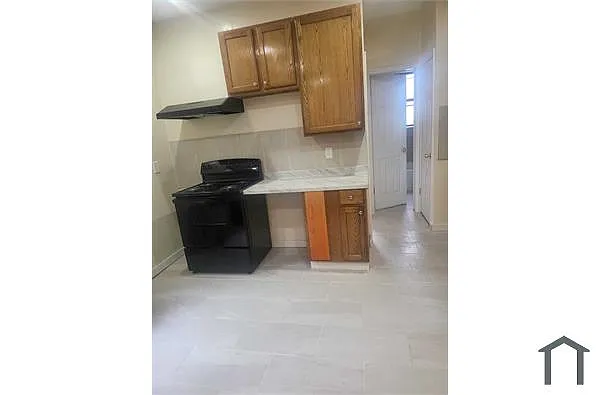 Building Photo - 1058 Rutland Rd #2