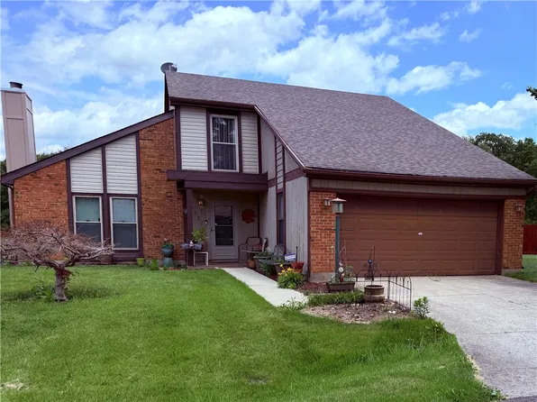 7500 Tuscola Dr, Dayton, OH 45426