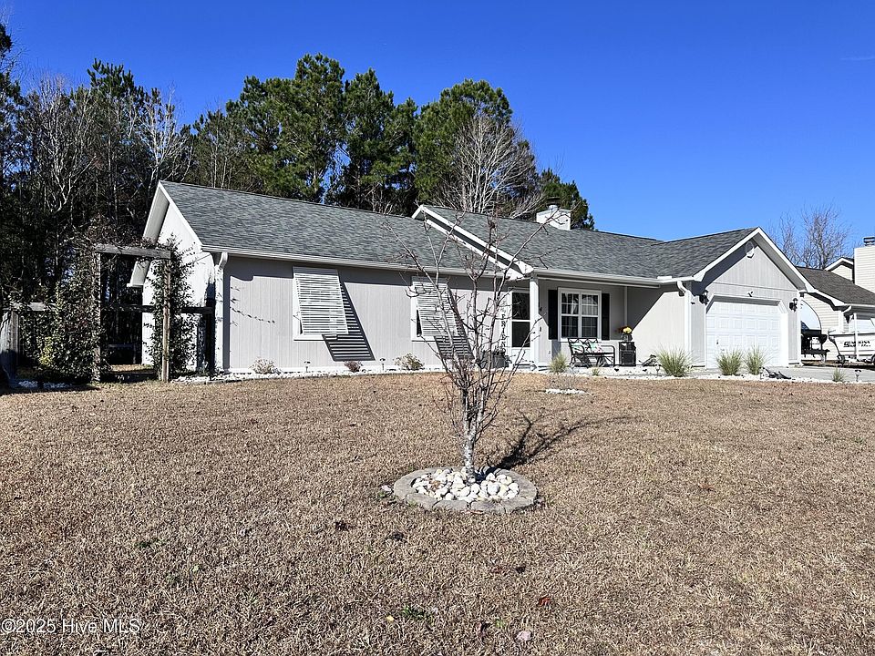 1st image of 114 Foxlair Drive