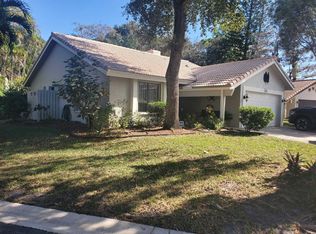 1521 Riverwood Ln, Coral Springs, FL 33071