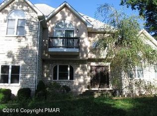 109 Wyndham Dr, Cresco, PA 18326