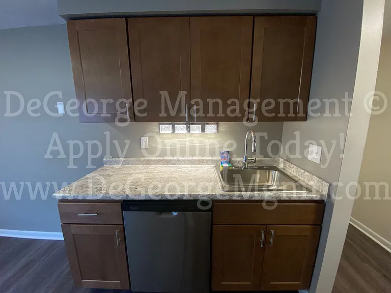 Avalon Apartments — Photo 29