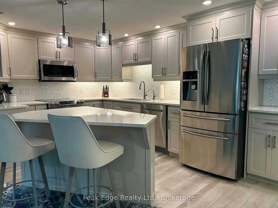 1st image of 125 William St N #208