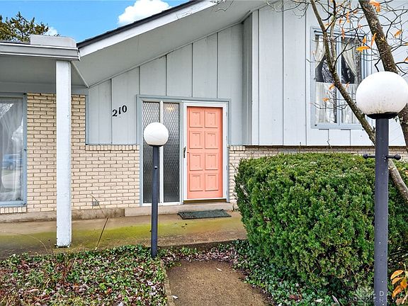 3rd image of 210 Chris Dr