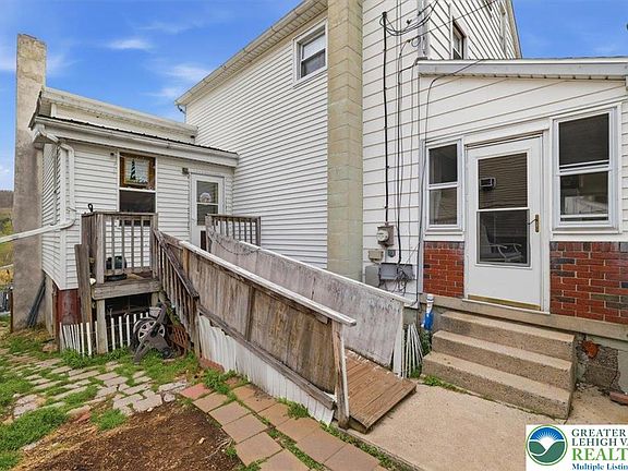 2nd image of 831 Ridge Street