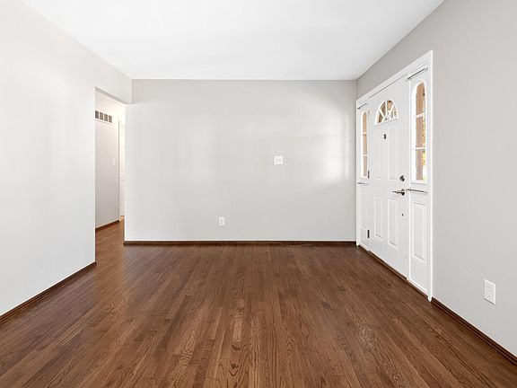 4th image of 5120 Mild Dr