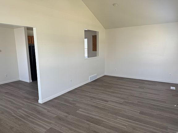 3rd image of 327 N 270 W