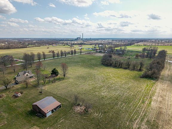 2nd image of 2405 S Farm Road 107
