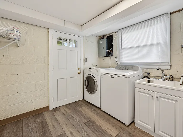 1120 Greenbriar Rd — Photo 11