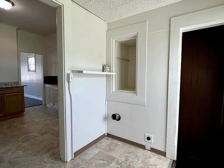 803 S 14th Ave — Photo 9