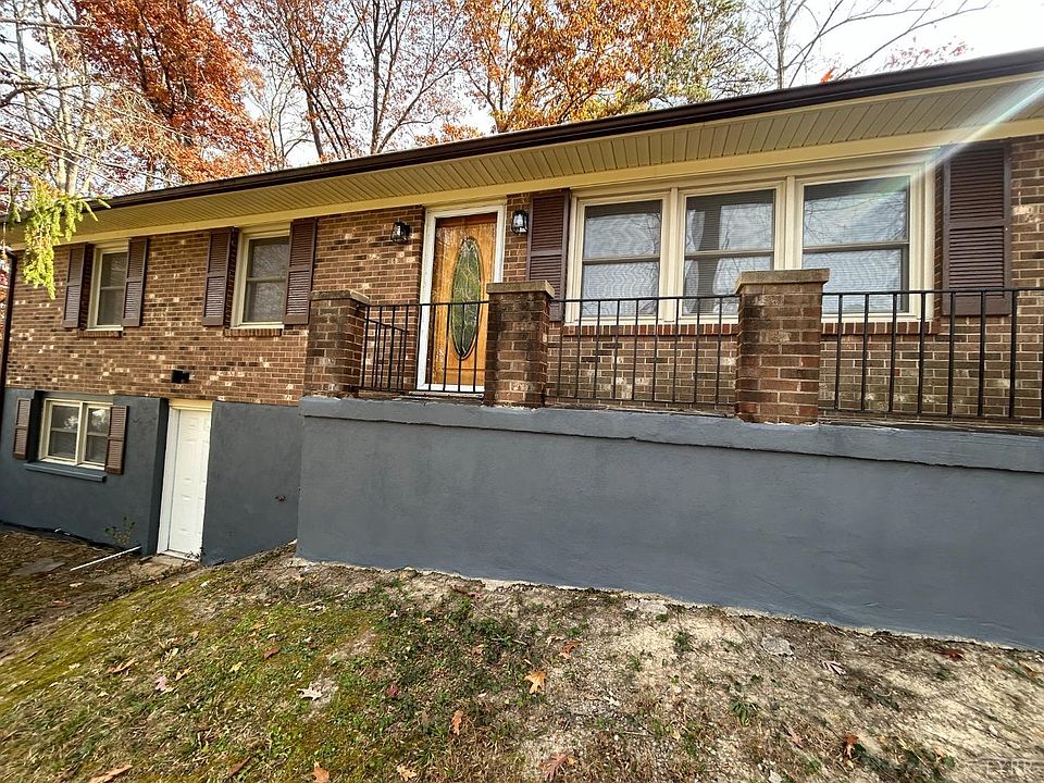 1st image of 122 Huntington Pl