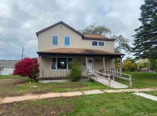 707 Maple St, Norway, MI 49870