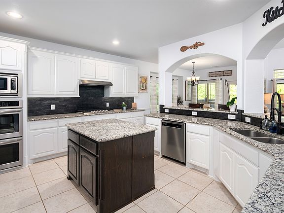 2nd image of 145 Las Colinas Trl
