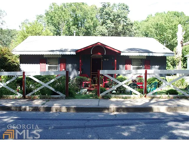 268 Simpson St photo 1