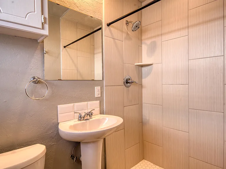 303 Kimberly Ln — Photo 17