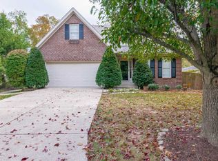 403 Blenheim Ct, Saint Matthews, KY 40207