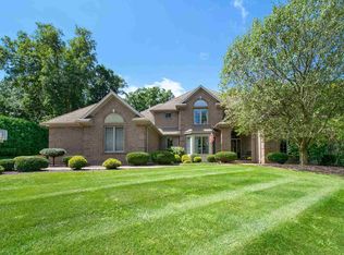 207 Greenfield Dr, Middlebury, IN 46540