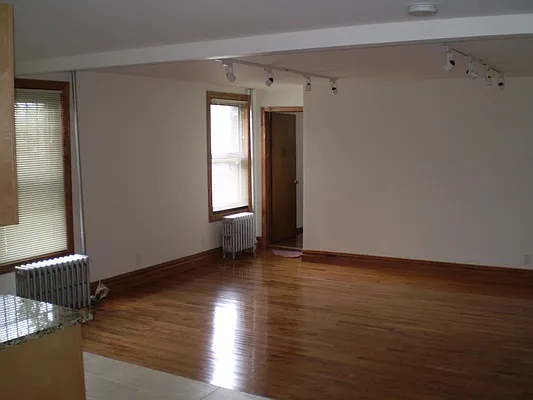 Rented by Maximus Realty Group | media 19