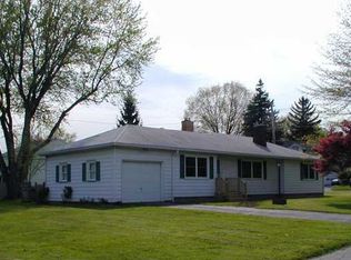 565 Tarrington Rd, Irondequoit, NY 14609