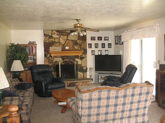 3rd image of 10877 S Clear Creek Dr