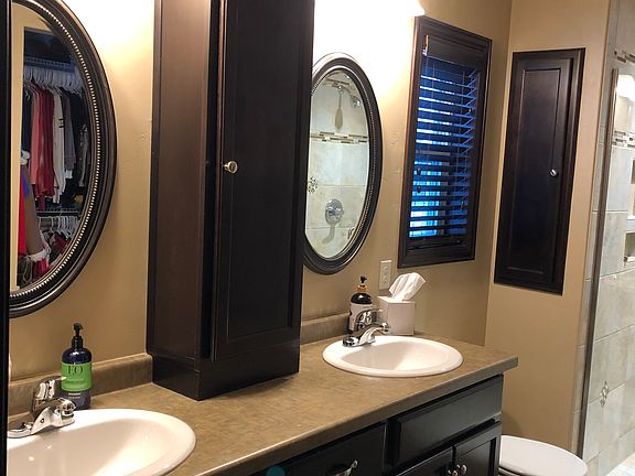 3rd image of 1036 Peonies Dr