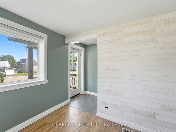 3rd image of 355 Joffre Ave