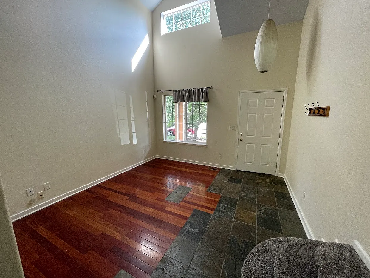 4 bed, 3.5 bath, 2050 sqft, $3,200 — Photo 3