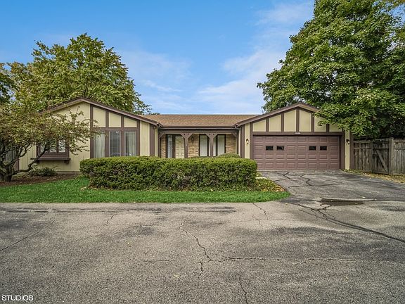 2nd image of 1406 Estate Ln