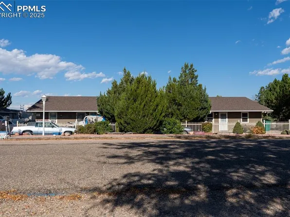 959 S Honeysuckle Dr, Pueblo West, CO 81007