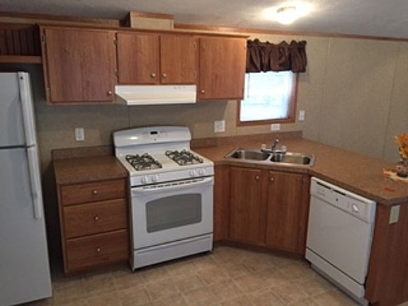 3rd image of 32 Glenview Dr