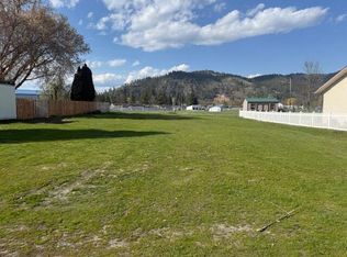 160 W Evergreen Dr, Kettle Falls, WA 99141