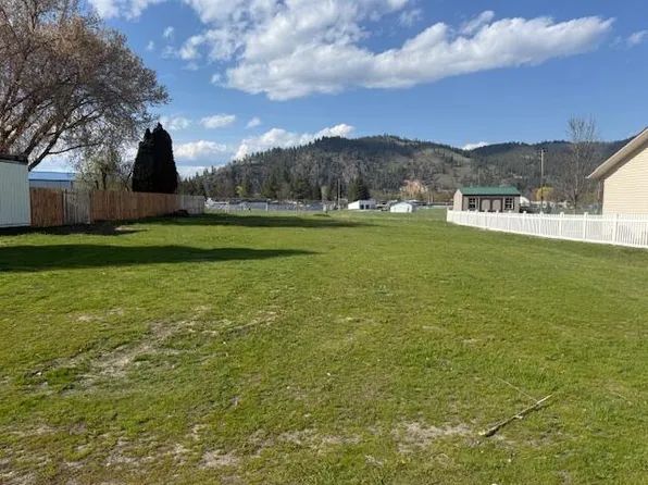 160 W Evergreen Dr, Kettle Falls, WA 99141