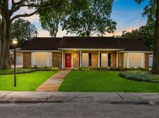 10031 Burgoyne Rd, Houston, TX 77042