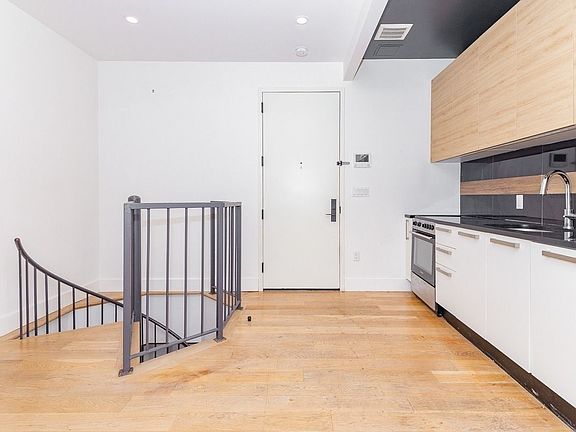5th image of 246 Johnson Ave #1T