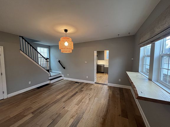4th image of 1342 Hamlet St