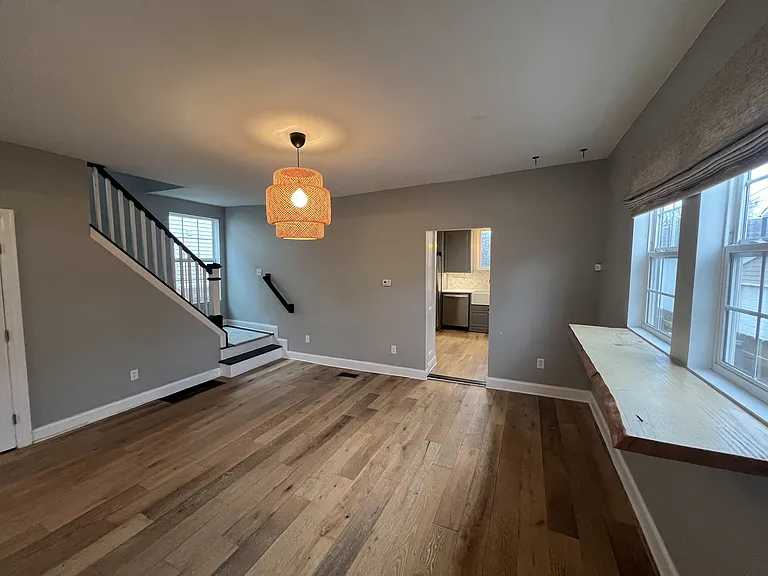 1342 Hamlet St — Photo 4