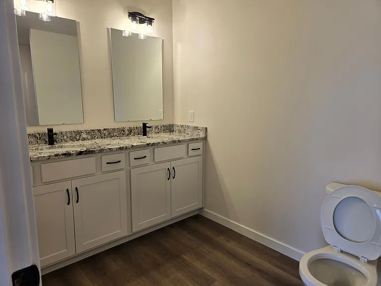 1608-1630 Aspen Ct NE — Photo 35