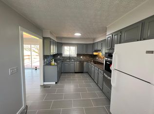 55 Greenlea Rd, Honeoye Falls, NY 14472