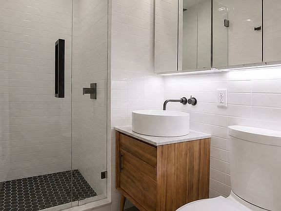 5th image of 2020 W 3rd St #5A