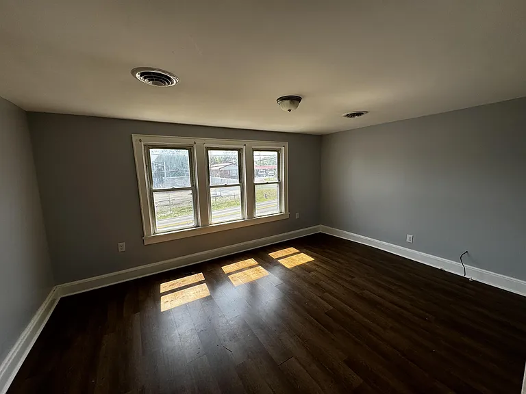425 Eagle School Rd — Photo 10