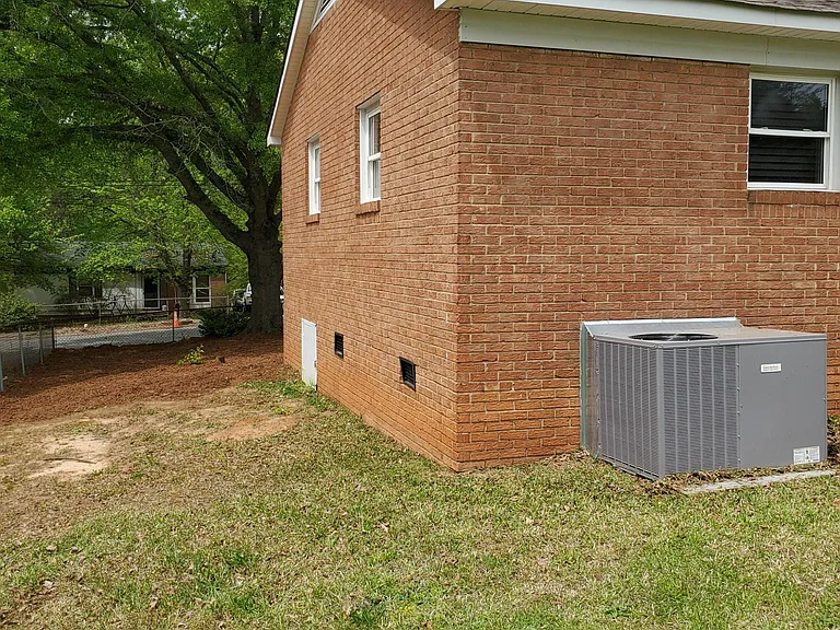 2302 Lyon St — Photo 6
