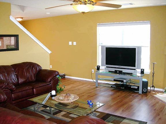 3rd image of 204 Sunny Brook Dr