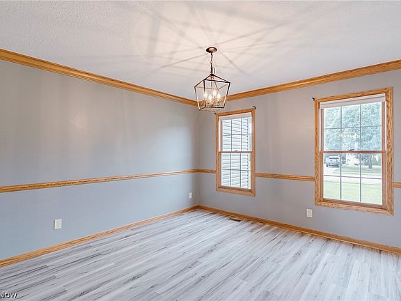 5th image of 3790 Piperglen Ave NW