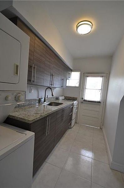 1st image of 8341 Crespi Blvd