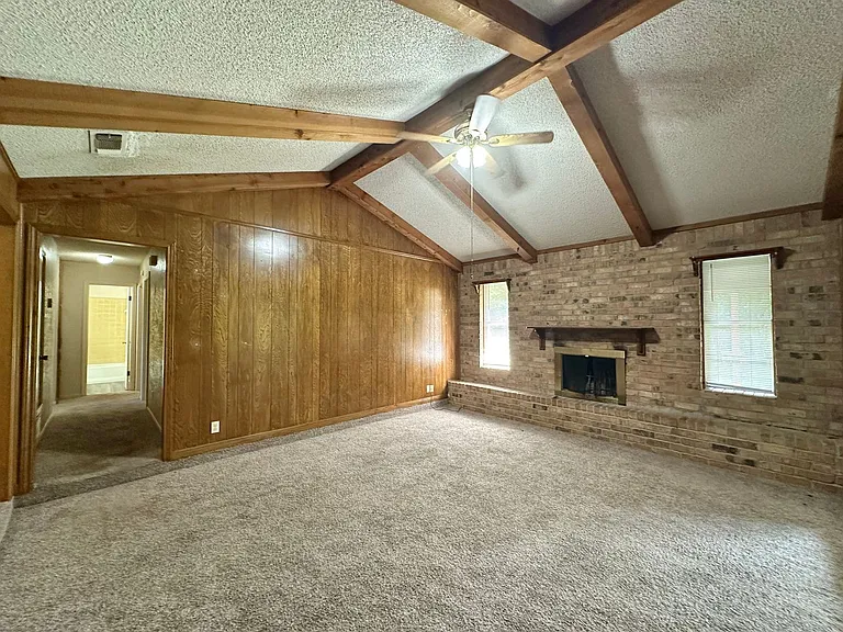 2408 Lake Rd — Photo 5
