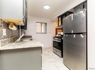 28159 Gilbert Dr, Warren, MI 48093