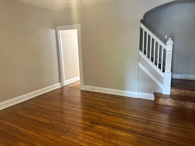3116 Kenyon Ave — Photo 2