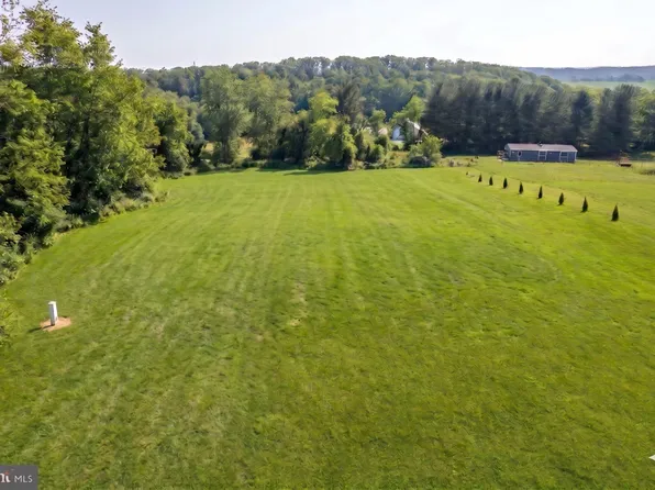 1555 Humbert Schoolhouse Rd, Westminster, MD 21158